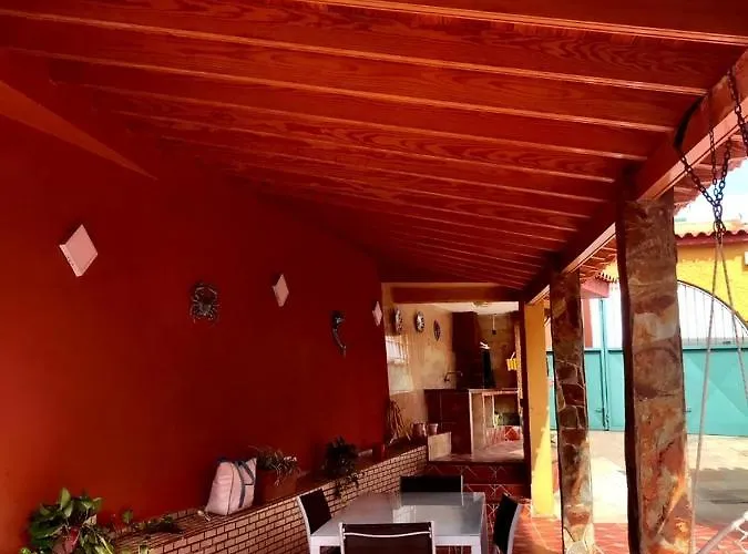Casa Amarilla Junto Al Mar * 坎德拉里亚