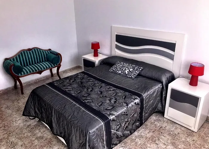 Casa Amarilla Junto Al Mar 度假居 坎德拉里亚